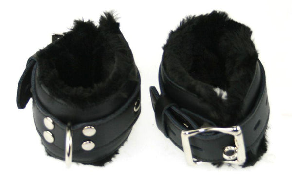 Locking Fur-Lined Leather Wrist Restraints (style 4)