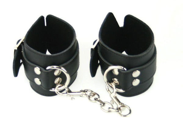 Leather Wrist Restraints with Chain (style 2)